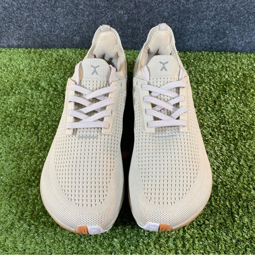 Flux footwear Women's Cream Sneakers